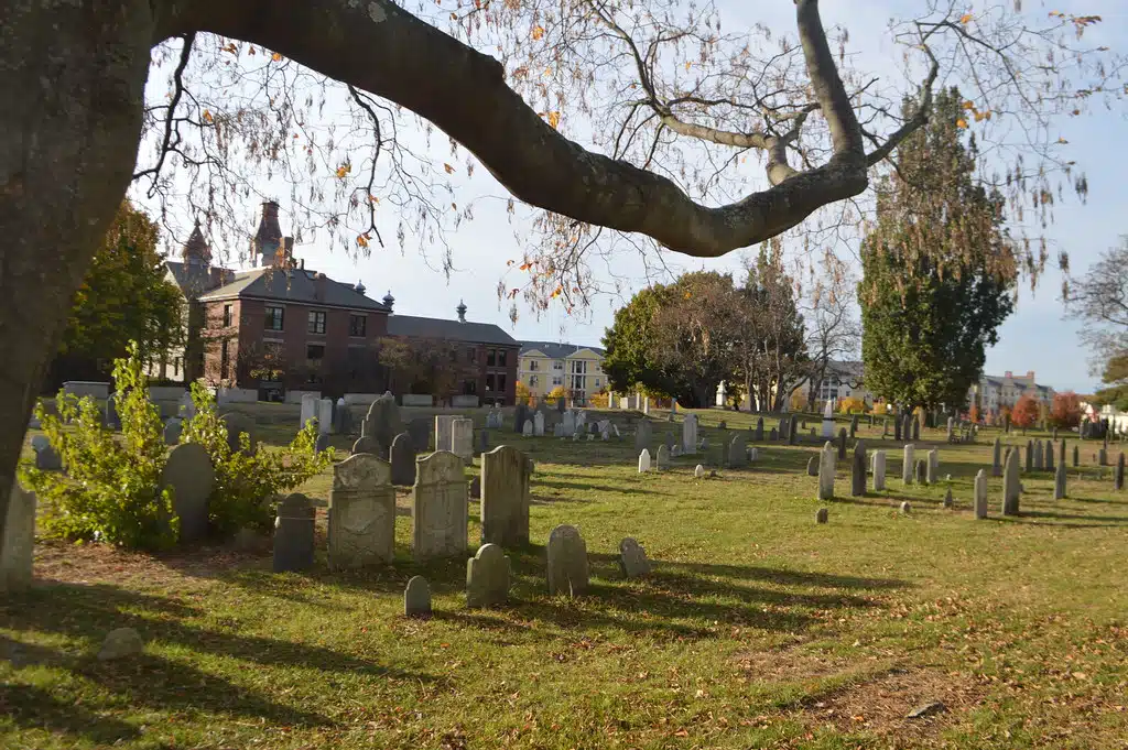 Могилы жертв судебного процесса над ведьмами