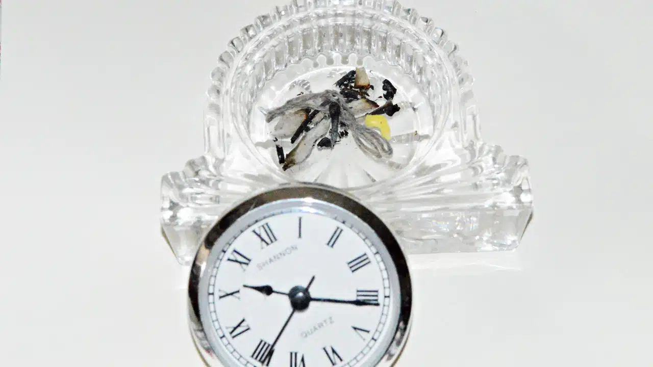 Часы со спрятанным магическим подкладом. Фото из личного архива автора.