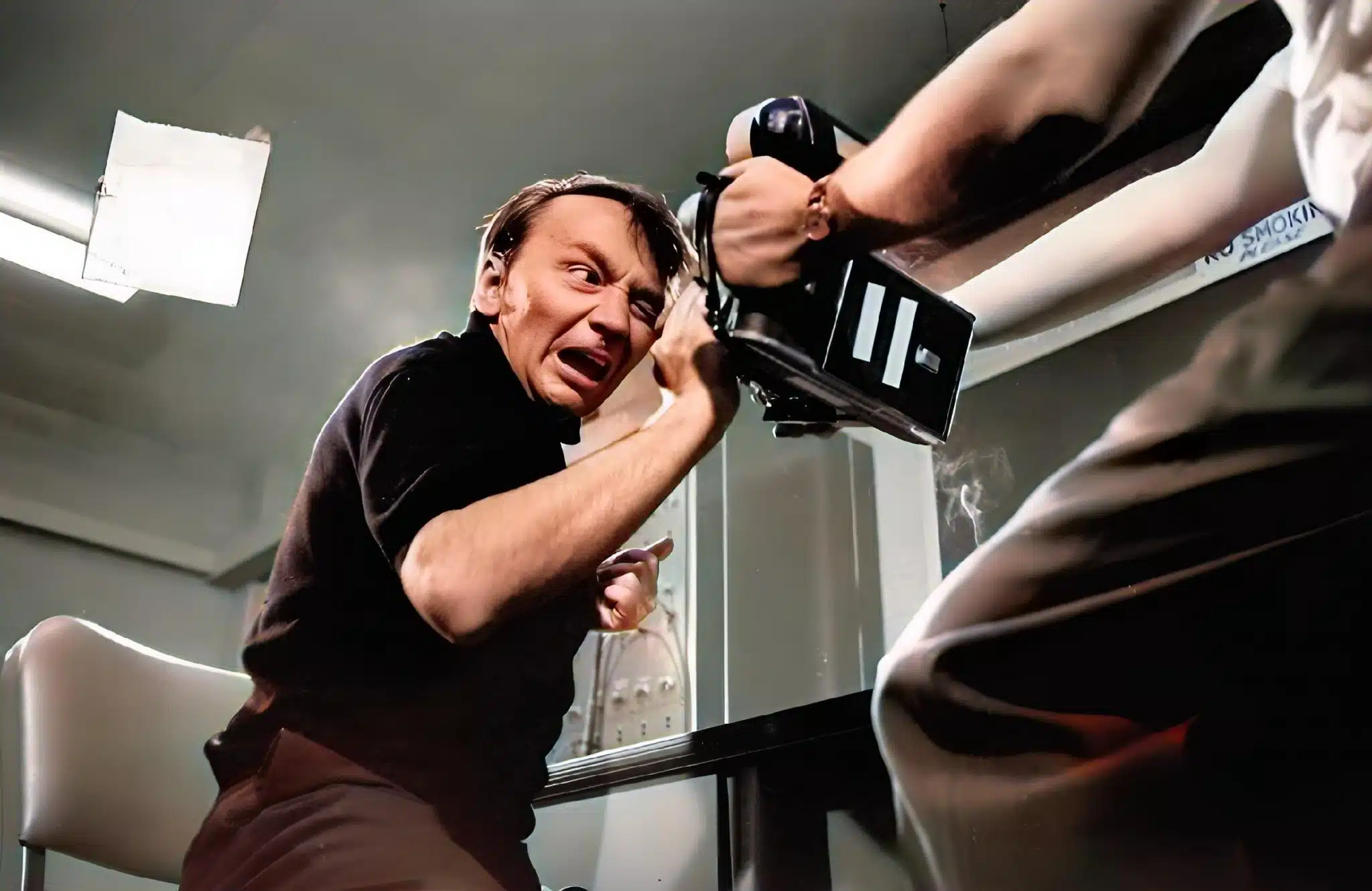 Тэд Сериос во время сеанса